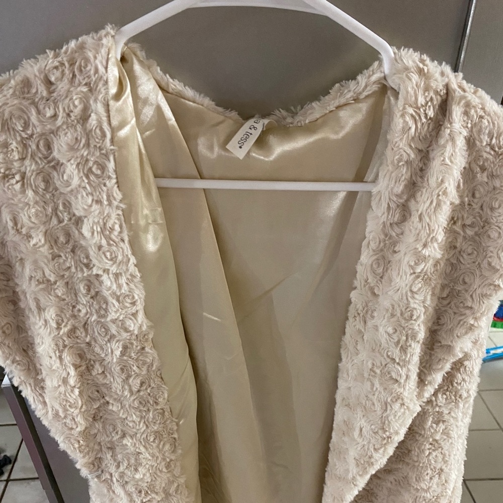 Mia And Tess Vest/Cardigan